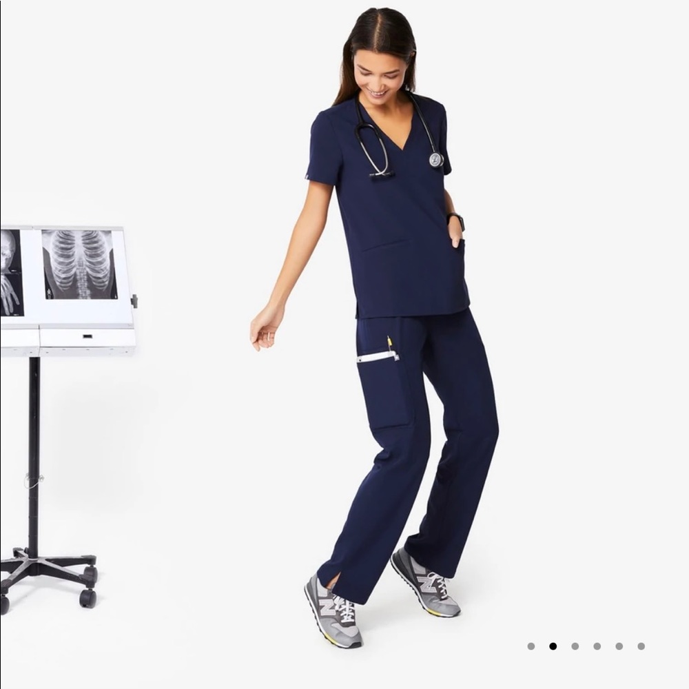 THREE FIGS Kade Cargo Scrub Pants Navy Blue LP